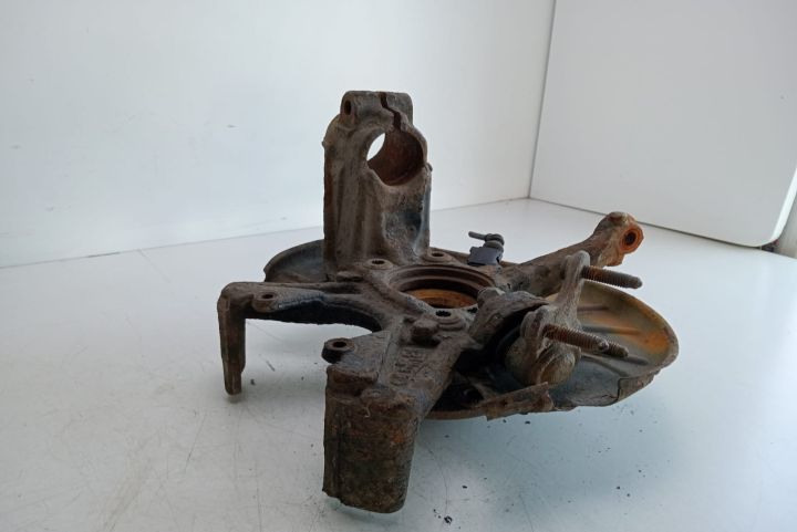 Fuzeta dreapta fata Volkswagen VW Caddy a 3-a generatie seria