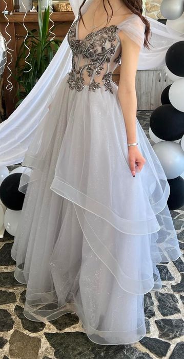 Продавам бална рокля