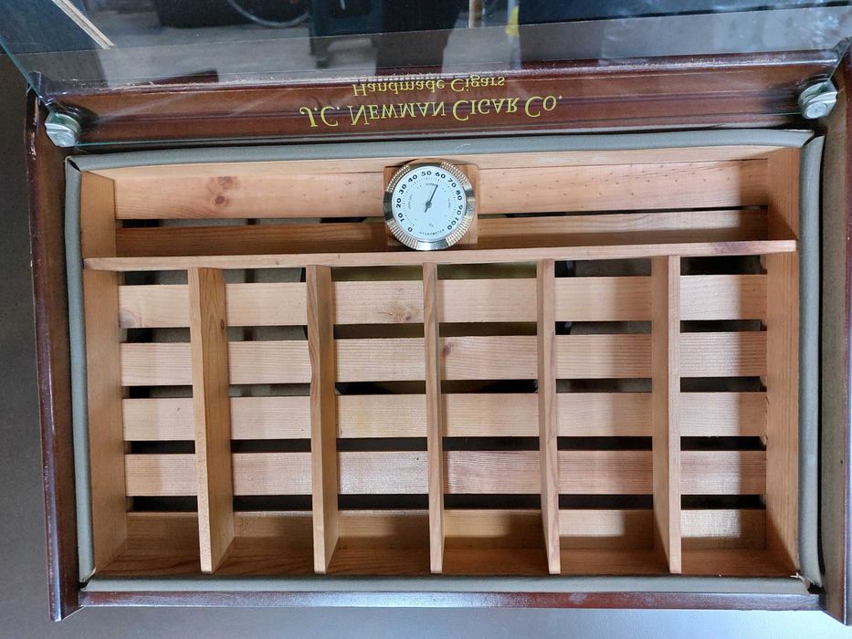Голям лимитиран хюмидор J.C. Newman Cigar Co.