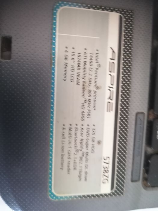 Vând 2  laptop-uri pentru piese