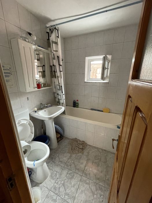 Vand casa pe traian!