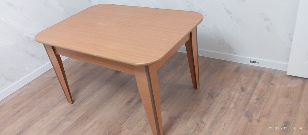 Стол кухонный обеденный