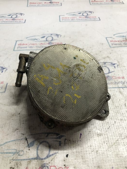 pompa vacuum audi a4 b8 2011