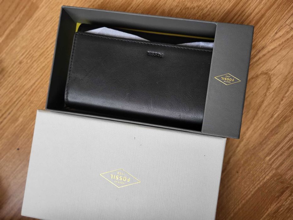 Портфейл на Fossil