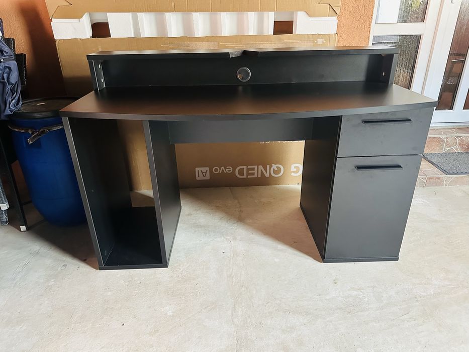 Birou gaming stare aproape nou .
