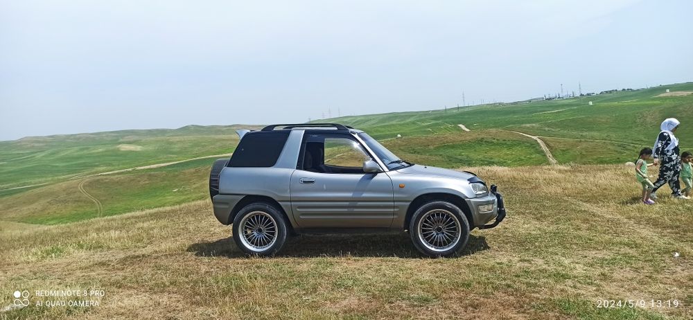 Toyota Rav4 J.   karatishka obmen bor taklifla bosa koramiz