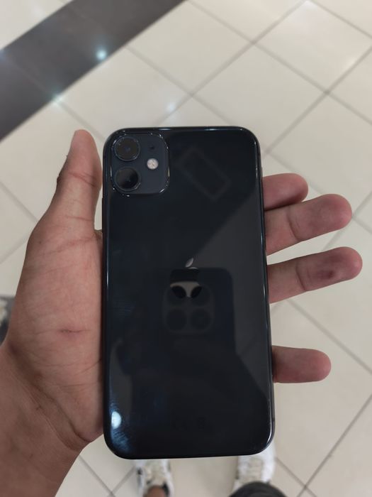 Vând iphone 11 utilizat