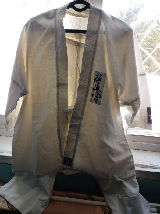 Форма для занятий по каратэ для подростка