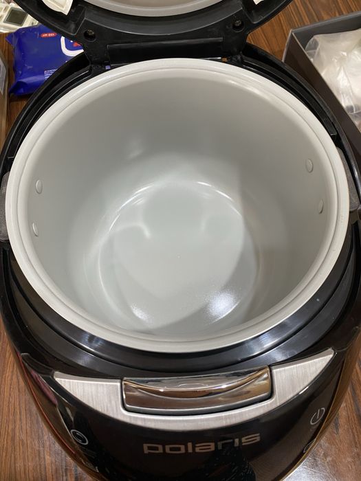 Продам мультиварку в супер состояние