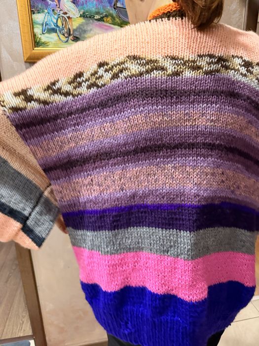 Iskra Art ръчно плетена жилетка