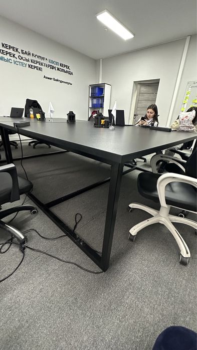 Продам новый стол