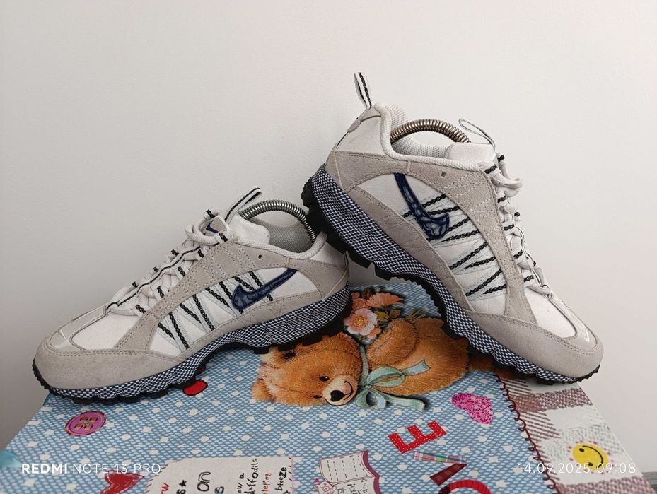 Nike Air Humara "оригинални маратонки 39 номер