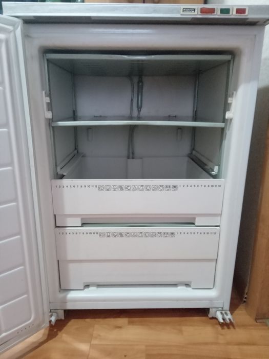 Продам морозильную камеру