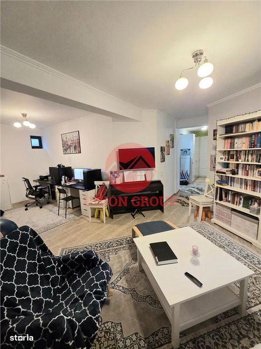 Apartament Spatios, 3 Camere, Decomandat, Demisol, Zona Primo