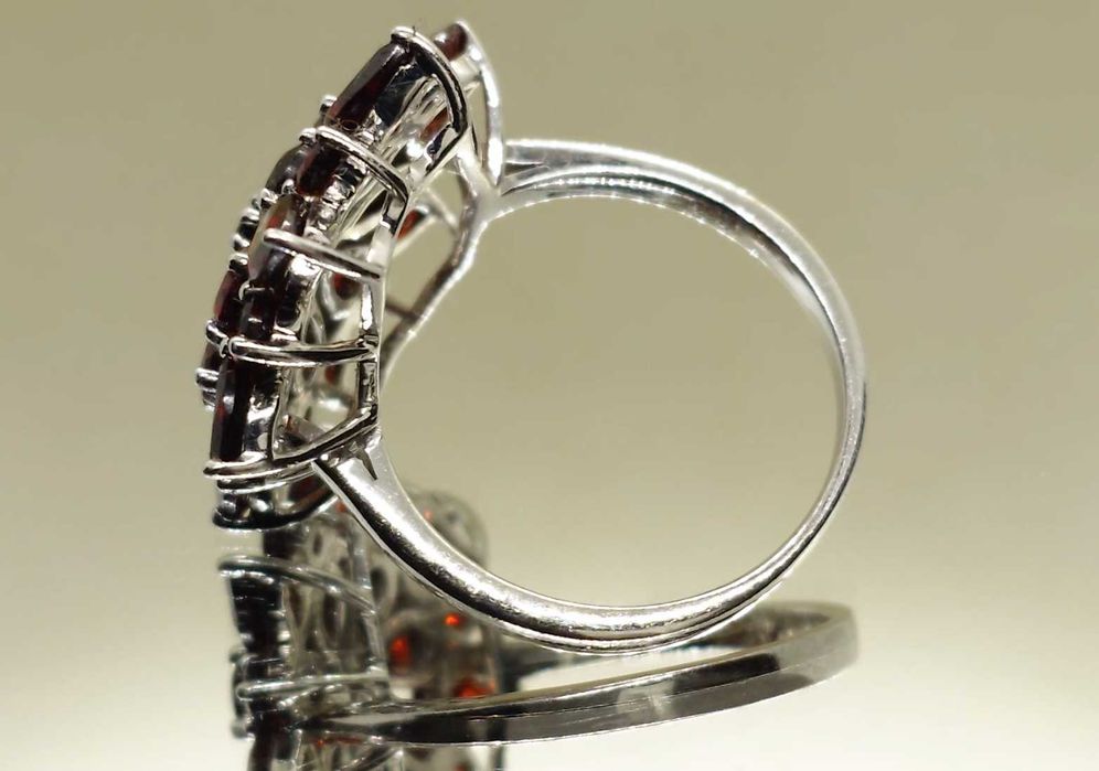 Inel Cocktail Statement – Argint & Cluster de Granate Almandin