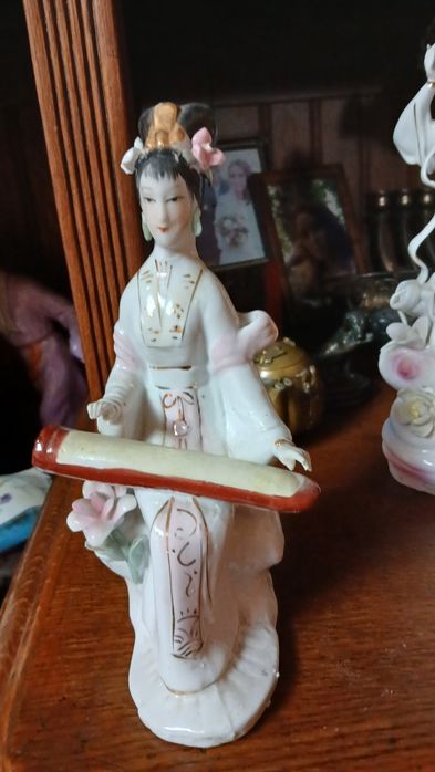 Три фарфоровые статуэтки Китай