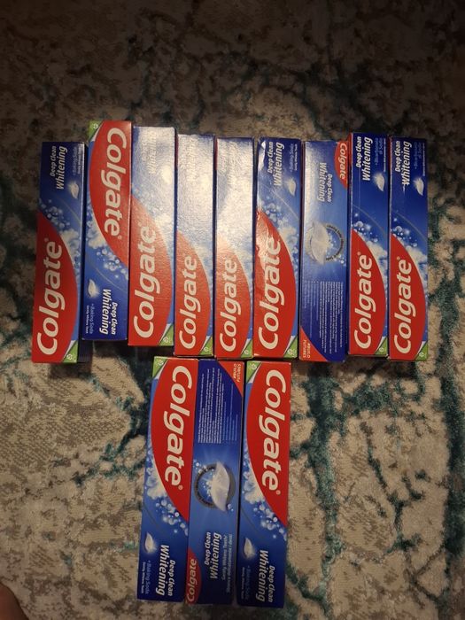 Pasta de dinti Colgate ,noi