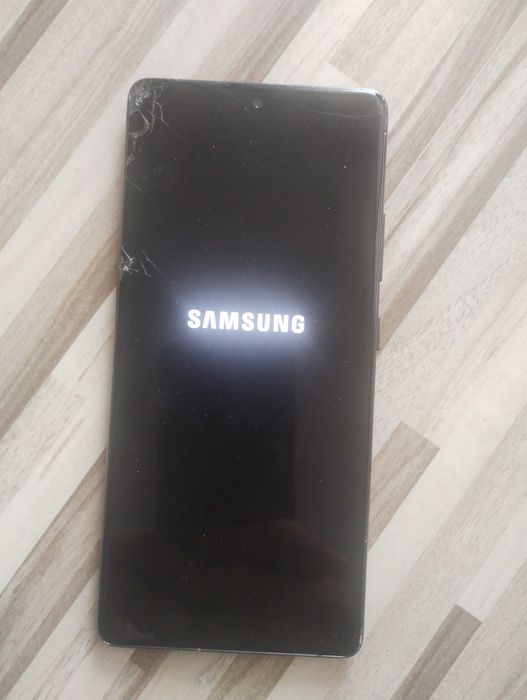 Продавам Самсунг s 10 lite