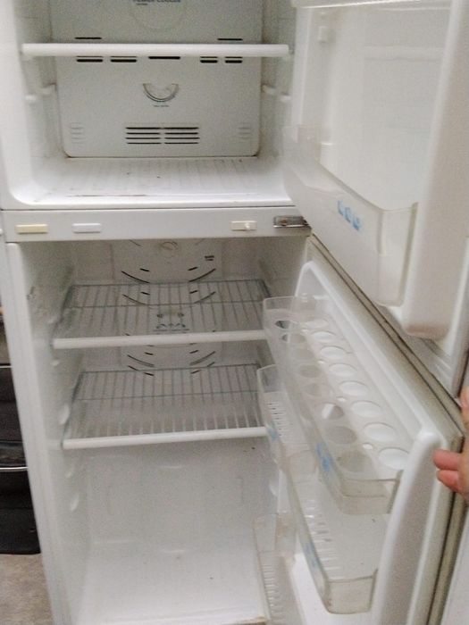 Продам холодильник  буу.