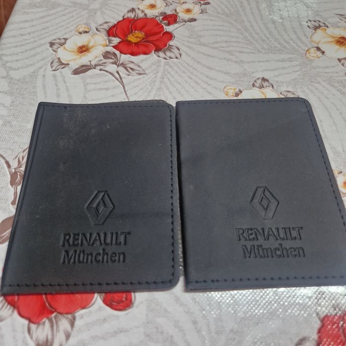 Lot accesorii noi: Husă tabletă 10.4, folii telefon, etuiuri Renault, săpun