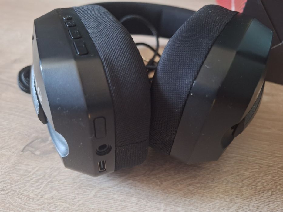 Vând casti gaming Marvo Scorpion Wireless