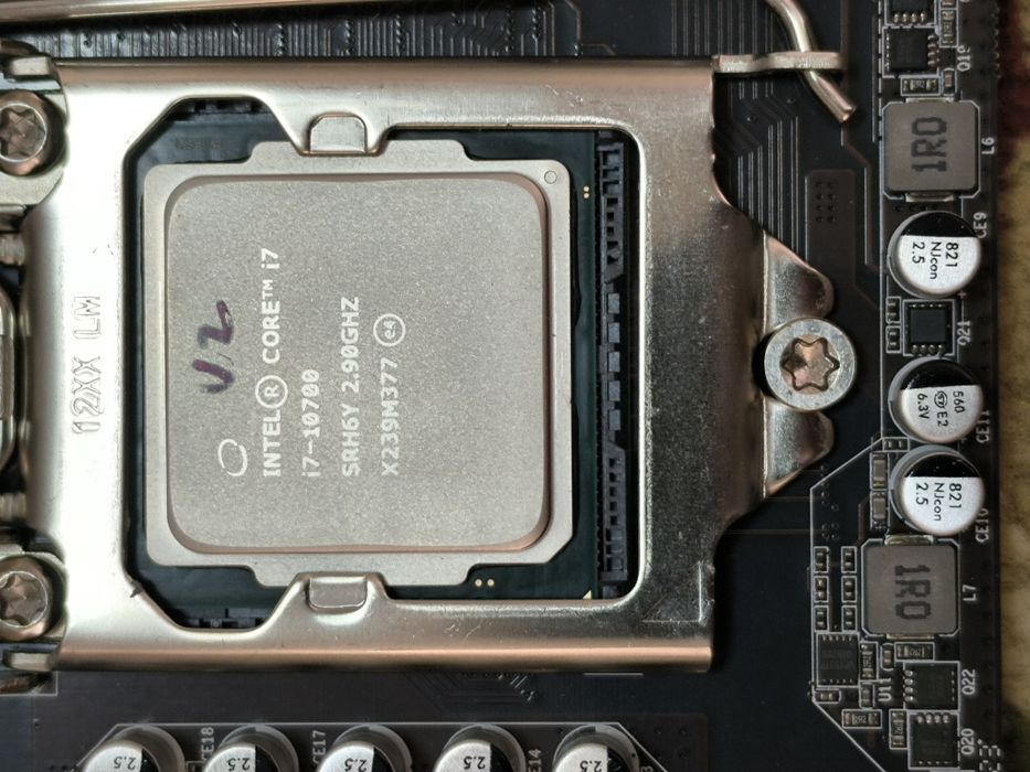 Prostessor i7 10700