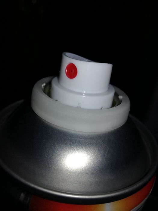 Vopsea termorezistenta si primer nefolosite