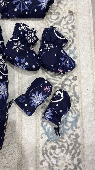 Продам 2 детских комбинезона