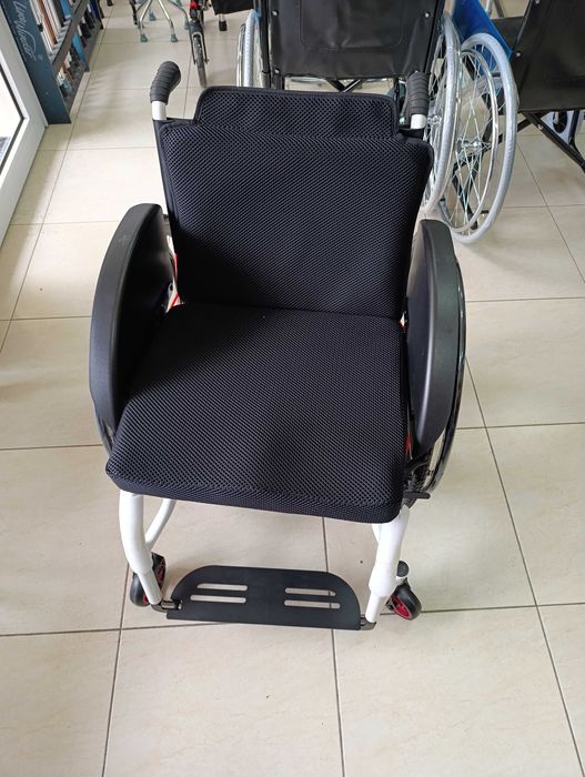 НАМАЛЕНИЕ С 200ЛВ.Активна инвалидна количка