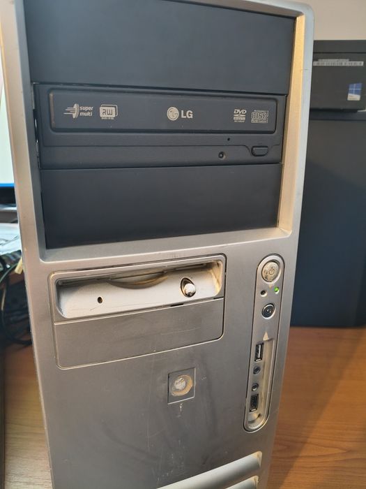 Unitate PC Retro – Intel Pentium 4, Windows XP instalat