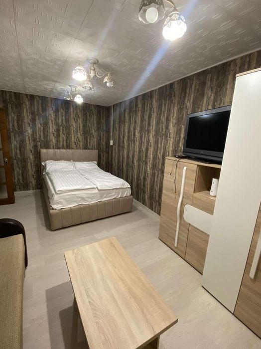 Apartament cu 3 camere de închiriat