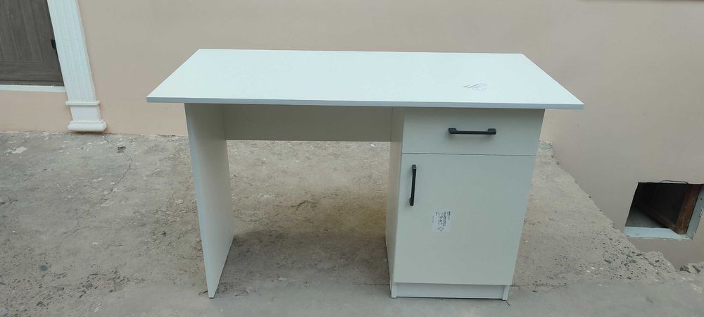 Kompyuter stoli zakazga