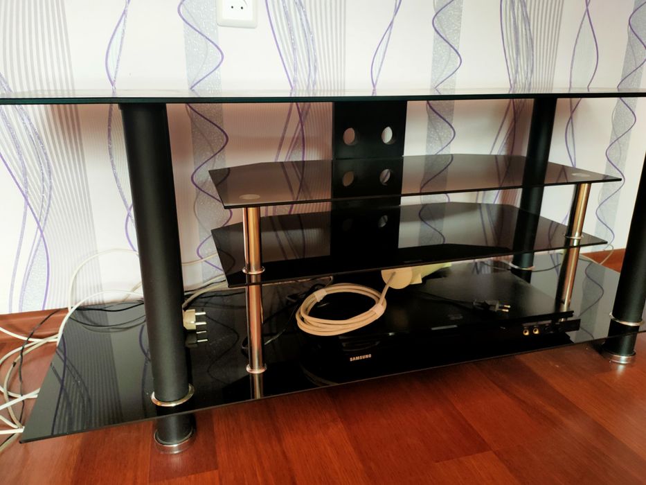 Стеклянный столик, тумба под телевизор