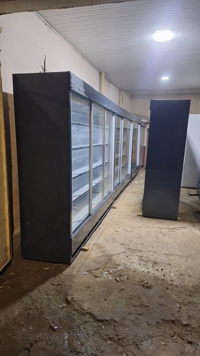 Продаются витиринный холодильники