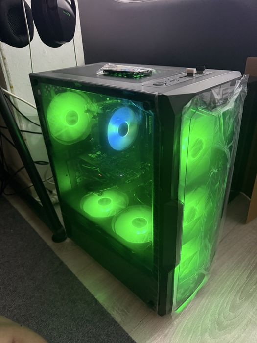 Pc ryzen 5 si monitor lenovo de 23 “ de 65 mhz