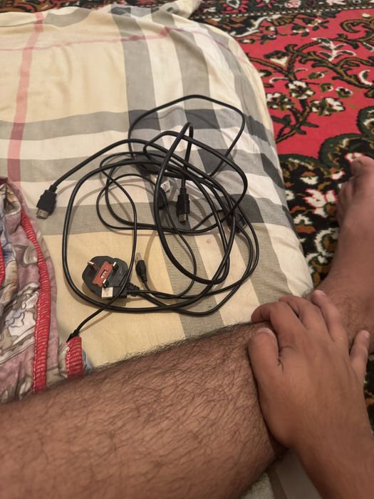 Ps 4 slim 4 диска и 2 жостика