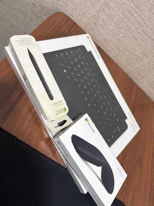 Surface Signature Keyboard pensil mouse
