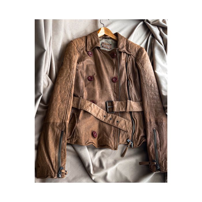 Элегантная кожаная куртка