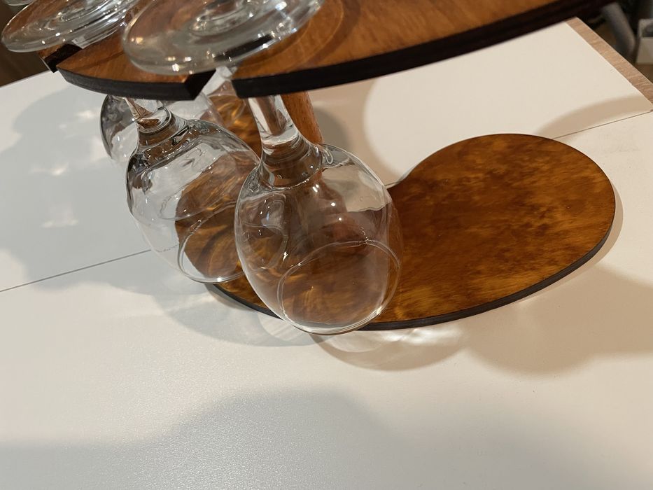 Minibar cu 6 pahare de vin