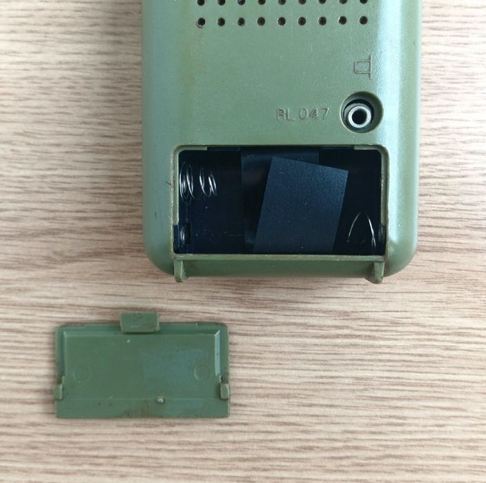 Aparat vechi de radio portabil Philips EIC