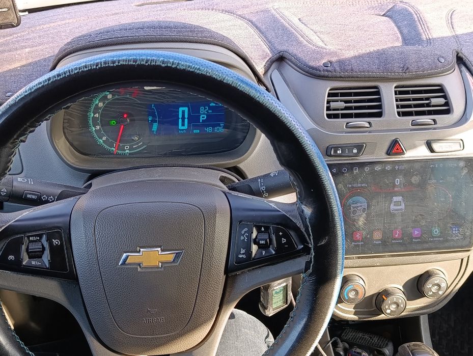 Шеврале кобальт.