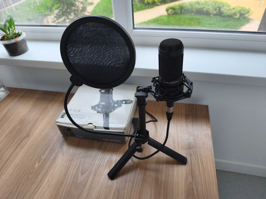 Студийный микрофон Audio-Technica AT2050 + поп-фильтр