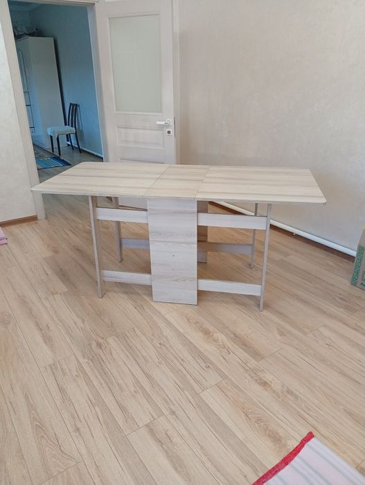 Стол книжка б/у.