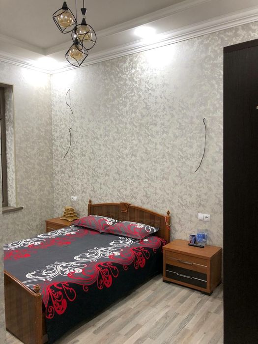 Uch qaxramonda uy sotiladi