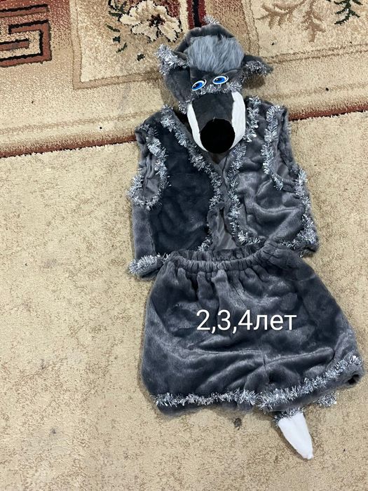 Продам новогодние костюмы