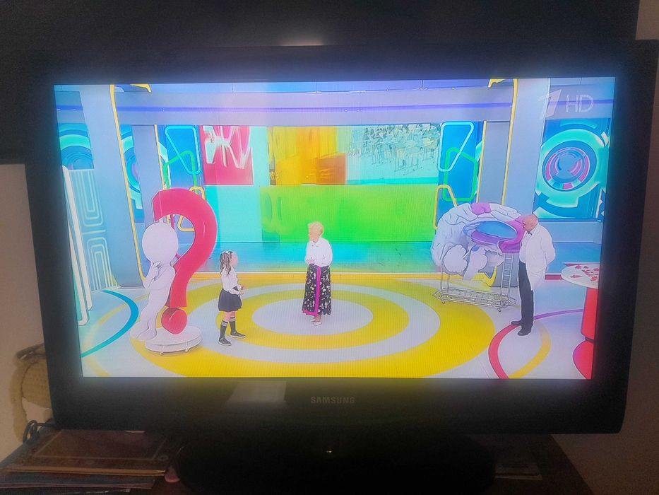 Телевизор samsung la32c350 в отличном состоянии!
