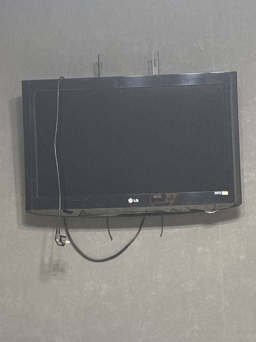 Телевизор LG рабочий полностью