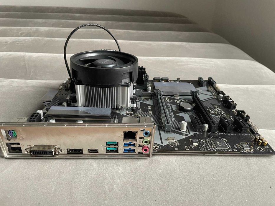 Vand ASUS B450 +AMD Ryzen 5 3600X 16GB RAM DDR4 + Sursa Njoy 650W