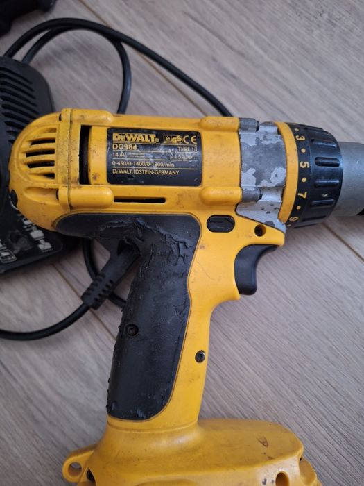 Dewalt комплект винтоверт и ръчен циркуляр  с 2 батерии и зарядно