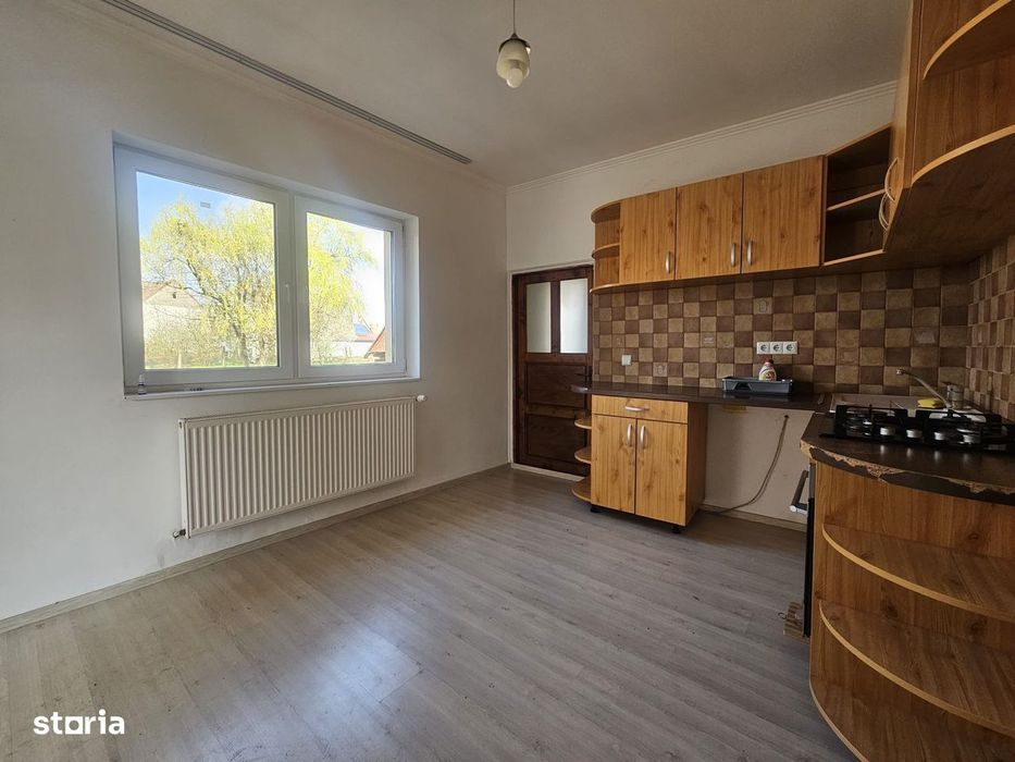 Casa renovata 3 camere, curte mare de 916 mp ] Salard